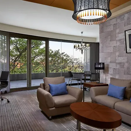 Courtyard By Marriott Bandung Dago Hotel Exterior photo