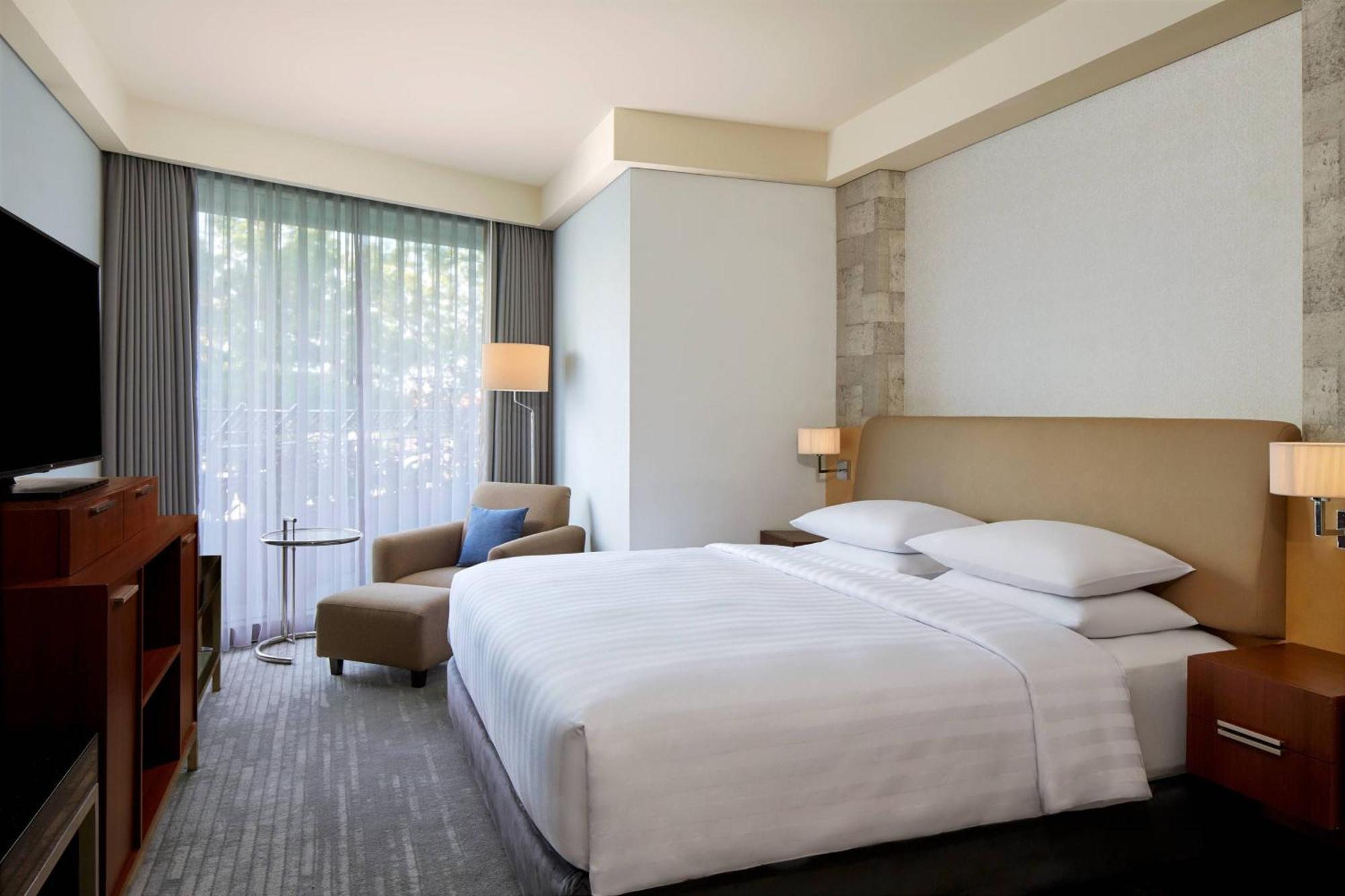 Courtyard By Marriott Dago Hotel 4*