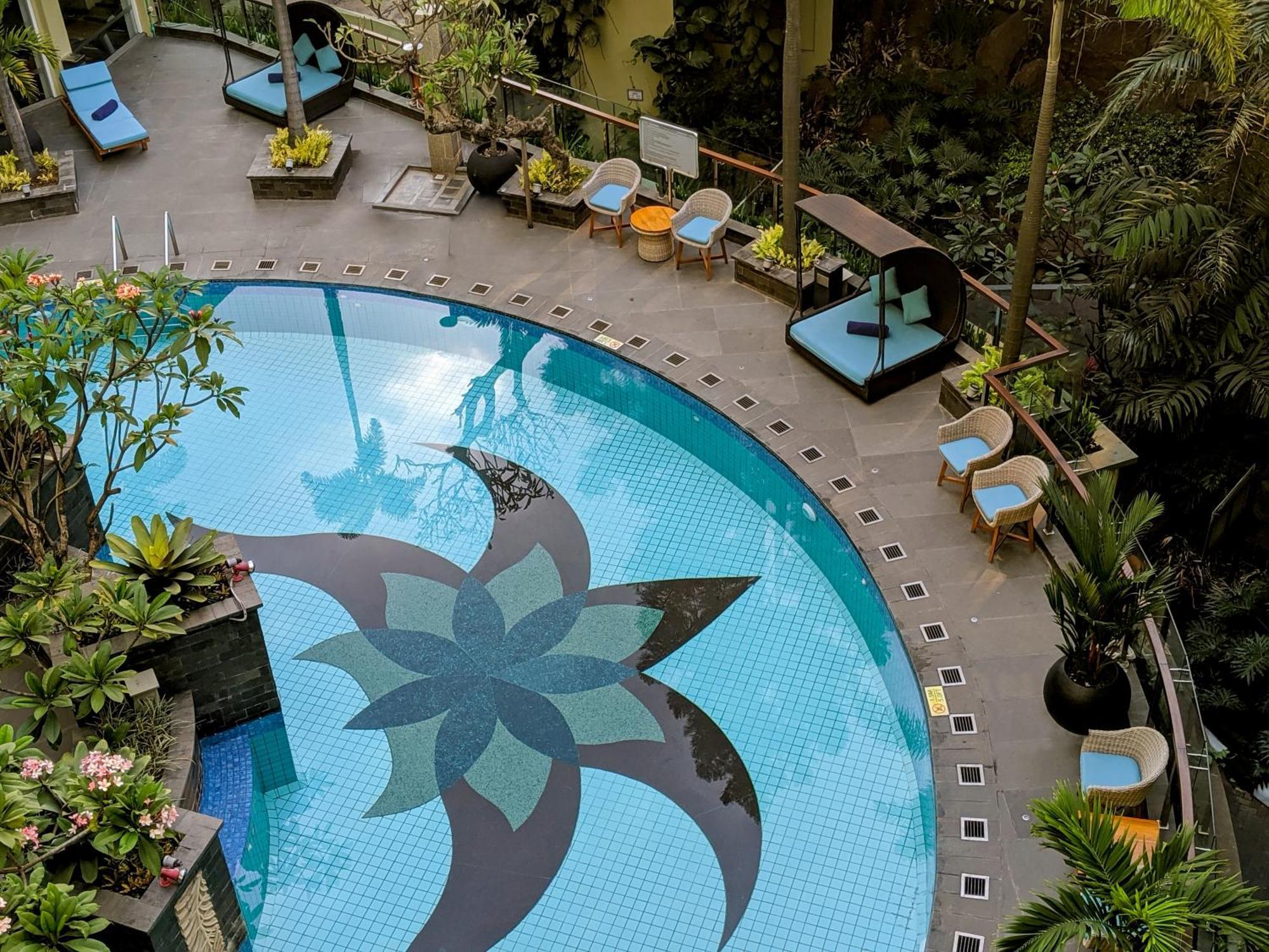 Courtyard By Marriott Dago, Chse Certified 4* Bandung