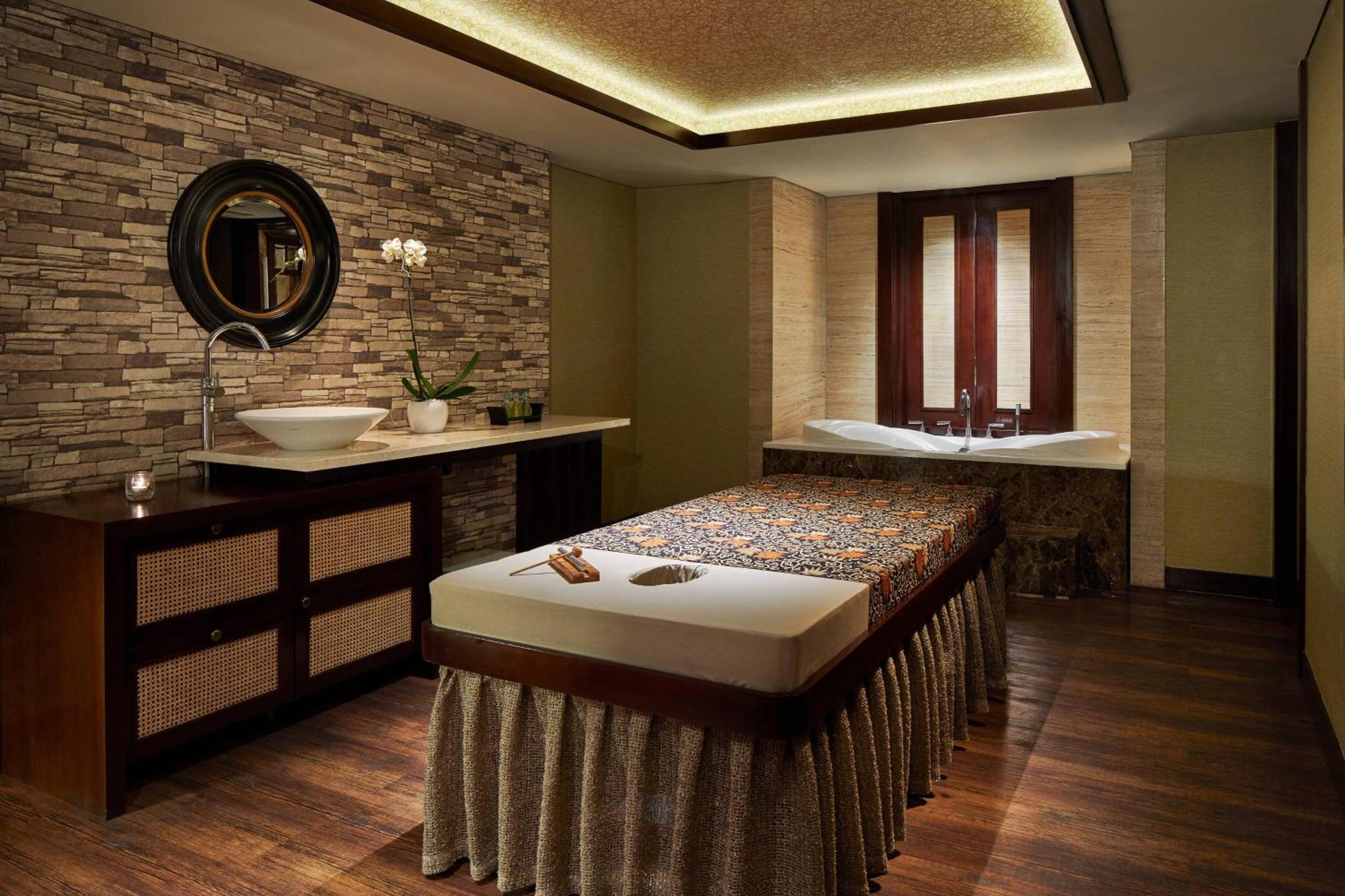 Courtyard By Marriott Dago