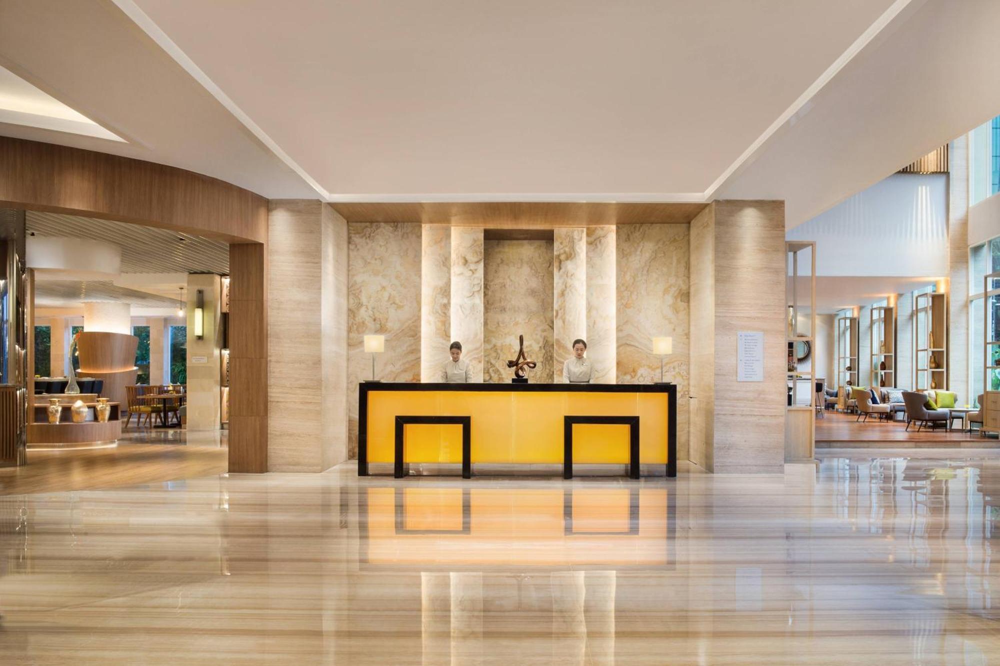 Courtyard By Marriott Dago Hotel