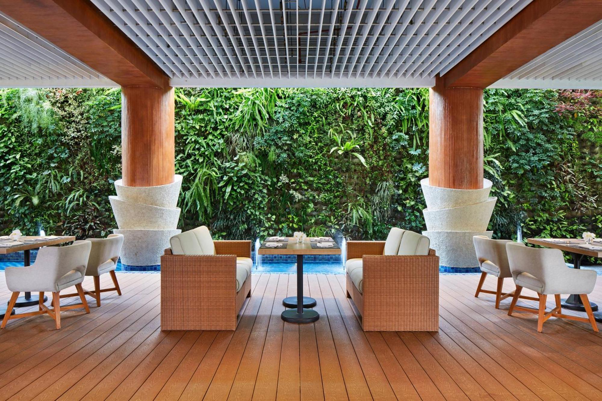 Courtyard By Marriott Dago Hotel 4*